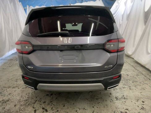 Used 2025 Honda Pilot Elite image 8