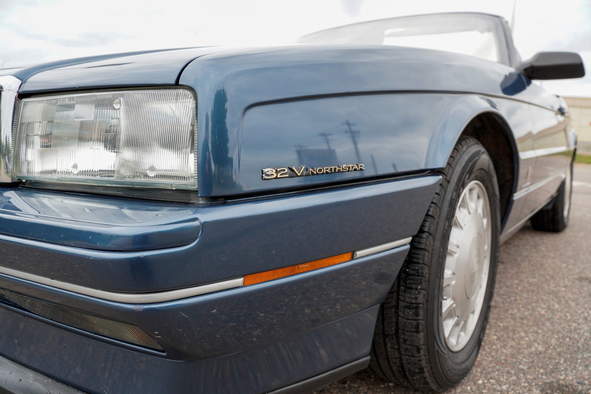 Used 1993 Cadillac Allante FWD image 26