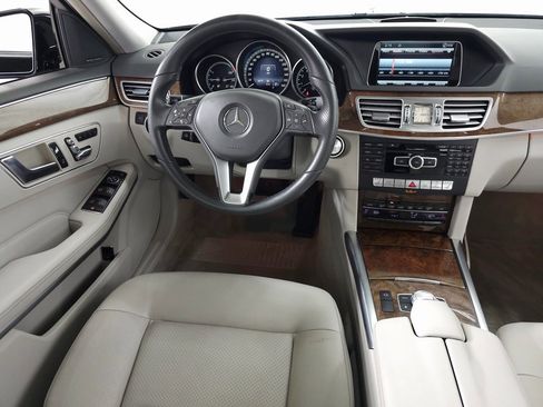 Used 2014 Mercedes-Benz E 350 4MATIC Sedan image 17