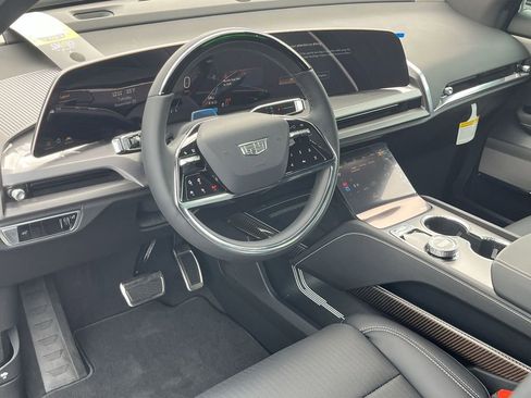 New 2026 Cadillac Vistiq Sport image 2