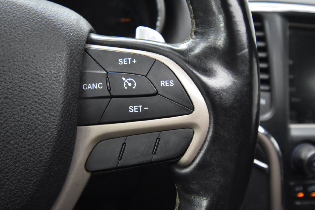 Used 2017 Jeep Grand Cherokee Limited AWD/4WD image 32