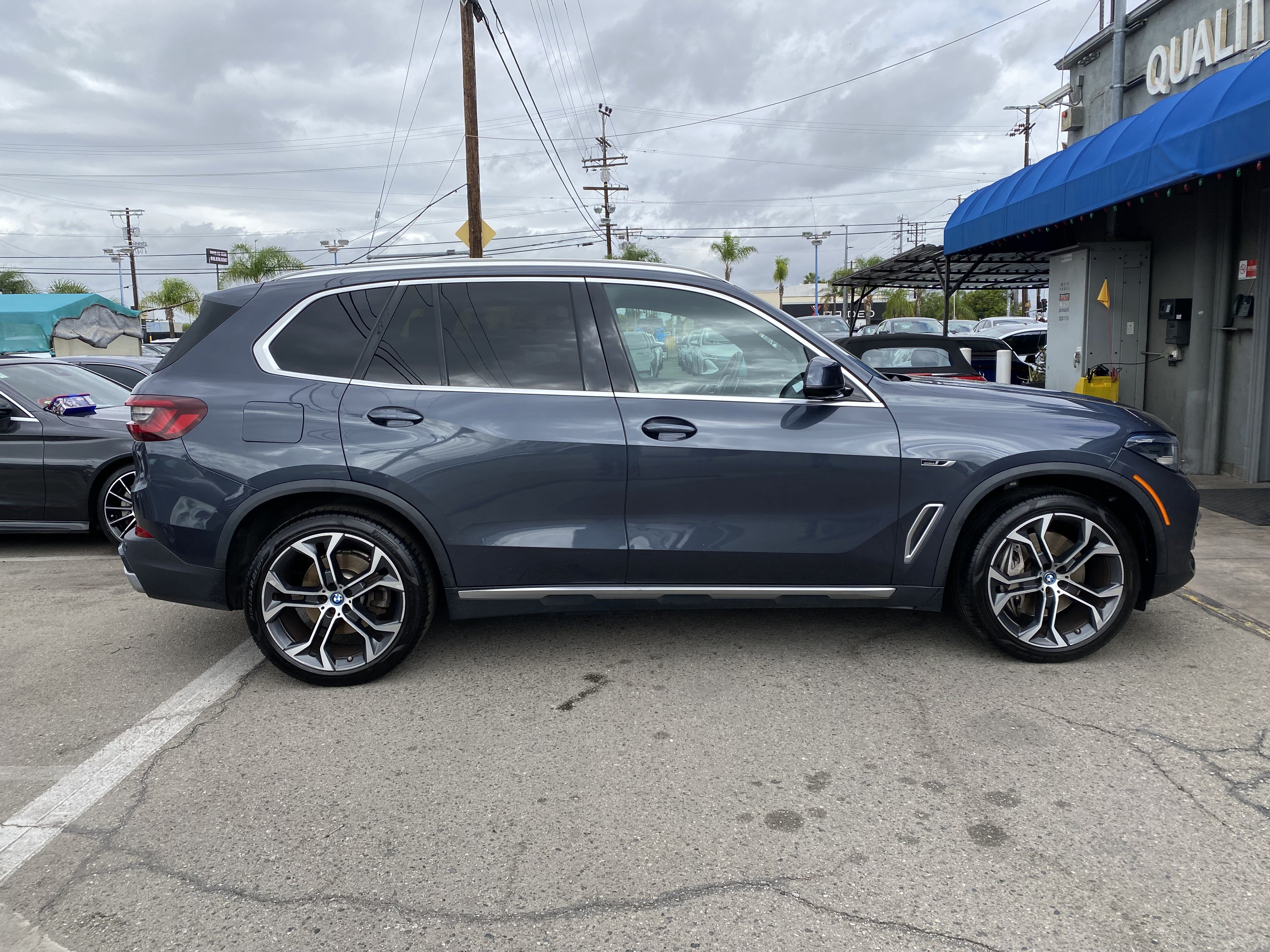 Used 2022 BMW X5 xDrive45e w/ Premium Package AWD/4WD image 10