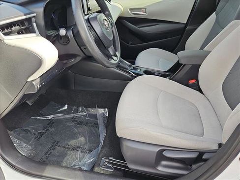 Used 2021 Toyota Corolla LE image 15