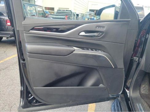 Used 2023 Cadillac Escalade Sport image 11