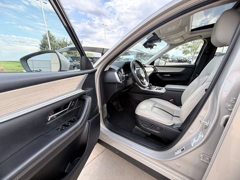 Used 2025 MAZDA CX-90 Plug-In Hybrid w/ Preferred AWD/4WD image 7