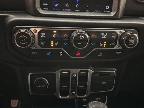 Used 2022 Jeep Wrangler Unlimited Sahara w/ Cold Weather Group image 25