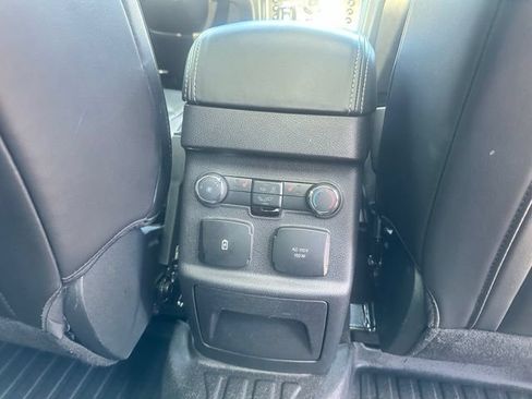 Used 2018 Ford Explorer Platinum AWD/4WD image 13