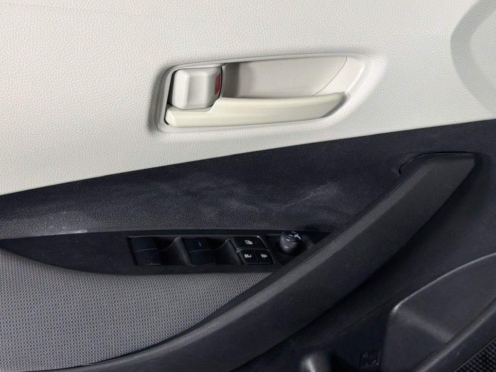 Used 2022 Toyota Corolla LE FWD image 23