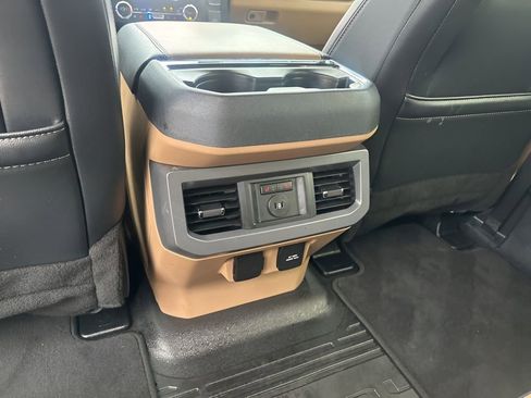 Used 2024 Ford F350 Lariat w/ Lariat Ultimate Package image 21