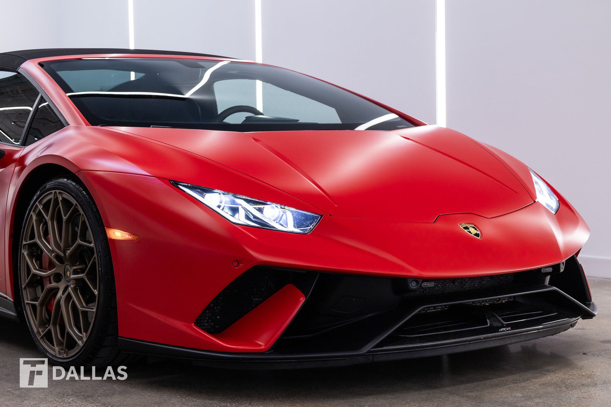Used 2018 Lamborghini Huracan Performante AWD/4WD image 21