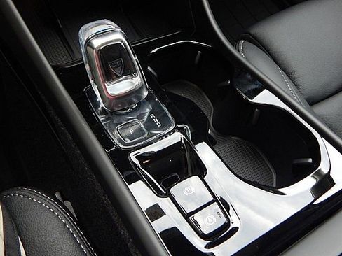 New 2026 Volvo XC40 B5 Plus w/ Climate Package image 17