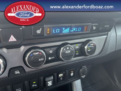 Used 2019 Toyota Tacoma TRD Sport image 31