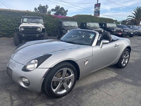 Used 2008 Pontiac Solstice Convertible w/ Premium Package RWD image 3