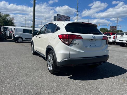 Used 2017 Honda HR-V EX image 4