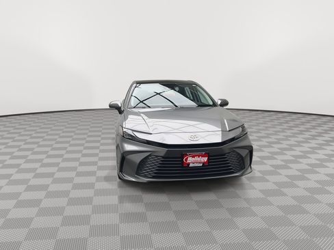 Used 2025 Toyota Camry XLE image 35