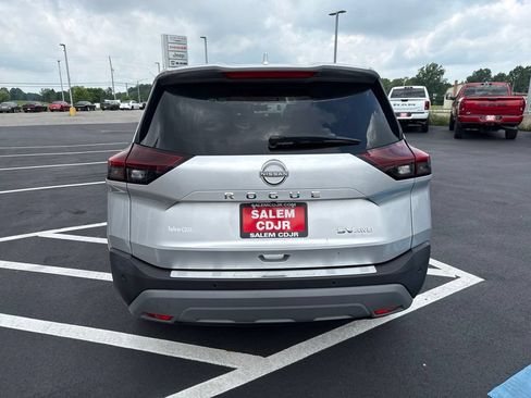 Used 2023 Nissan Rogue SV AWD/4WD image 7