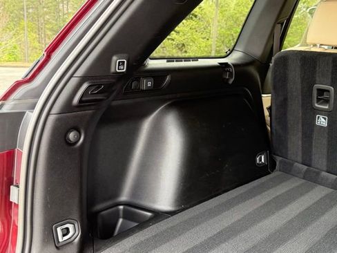 Used 2024 Jeep Grand Cherokee Limited image 30