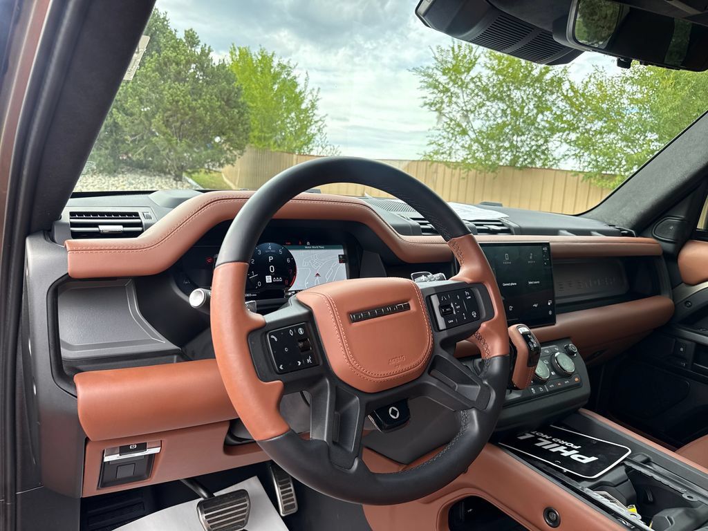 Used 2025 Land Rover Defender 110 AWD/4WD image 15