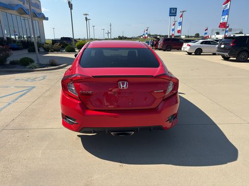 Used 2019 Honda Civic Sport image 6