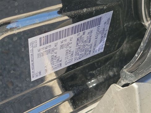 Used 2025 Nissan Rogue SV image 32