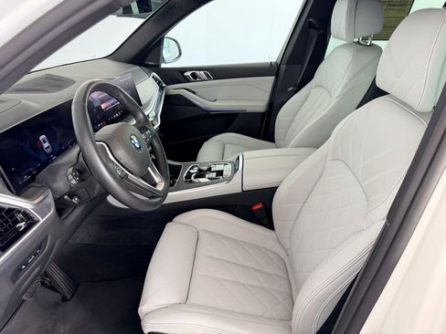 Certified 2025 BMW X5 xDrive40i w/ Climate Comfort Package image 5