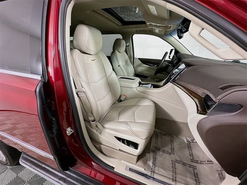 Used 2016 Cadillac Escalade Luxury image 37