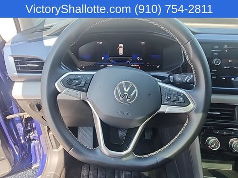 Used 2023 Volkswagen Taos SE FWD image 10