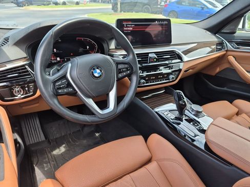 Used 2023 BMW 530i w/ Premium Package RWD image 28