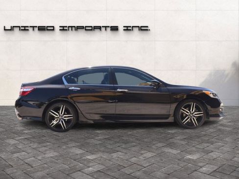 Used 2017 Honda Accord Sport image 8