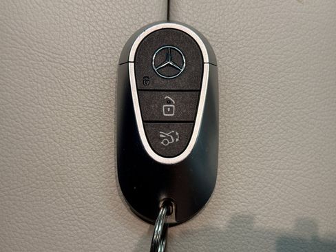Used 2022 Mercedes-Benz C 300 4MATIC Sedan image 10