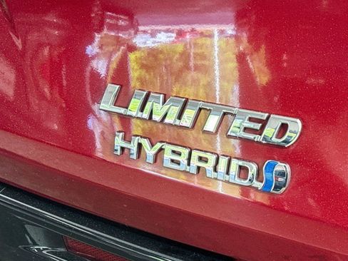 Used 2023 Toyota Sienna Limited FWD image 15