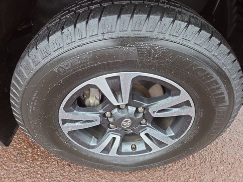 Certified 2016 Toyota Tacoma TRD Sport w/ Towing Package image 9