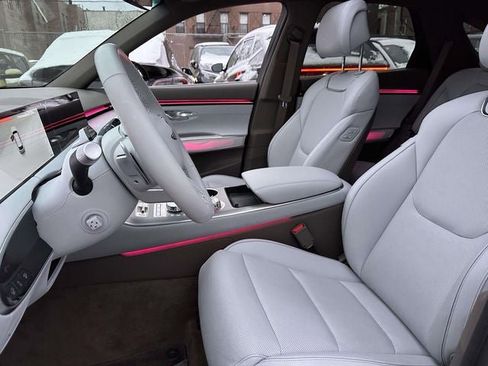 Used 2026 Genesis GV70 2.5T Advanced image 16