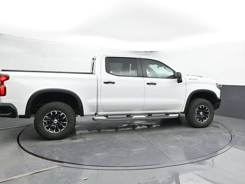 Used 2024 Chevrolet Silverado 1500 ZR2 w/ Technology Package AWD/4WD image 10