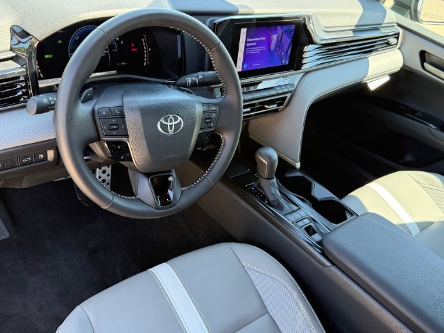 Used 2026 Toyota Camry SE FWD image 7