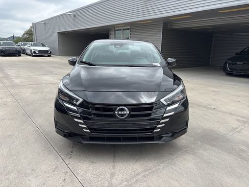 Used 2025 Nissan Versa SV FWD image 2