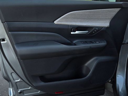 Certified 2026 Toyota Grand Highlander FWD image 9