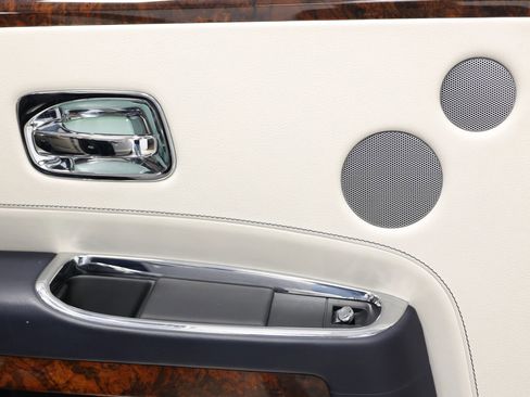 Used 2015 Rolls-Royce Ghost image 50