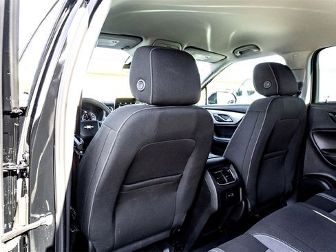 Used 2025 Chevrolet Blazer LT image 28