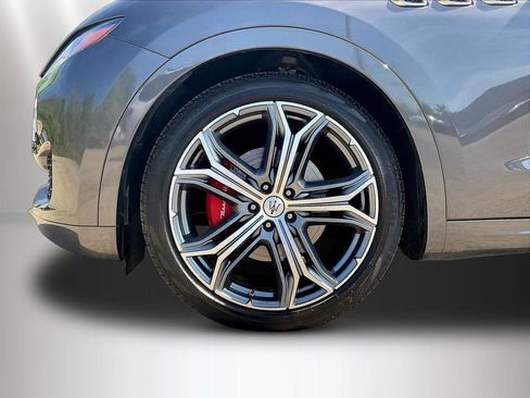 Used 2023 Maserati Levante GT AWD/4WD image 32