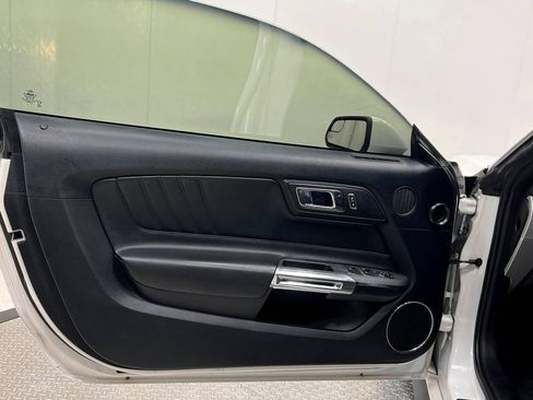 Used 2017 Ford Mustang GT Premium RWD image 15