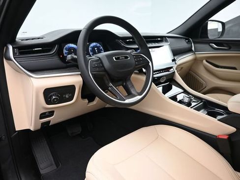 New 2026 Jeep Grand Cherokee Limited RWD image 20