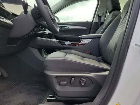 Used 2025 Buick Envision Avenir AWD/4WD image 19