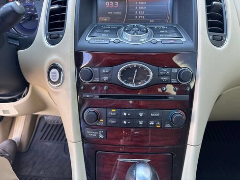 Used 2016 INFINITI QX50 AWD w/ Premium Package image 10