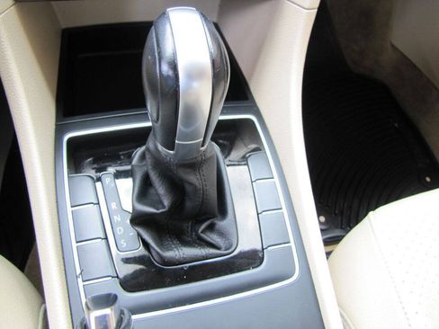 Used 2015 Volkswagen Passat 1.8T Wolfsburg Edition w/ Technology Package FWD image 32