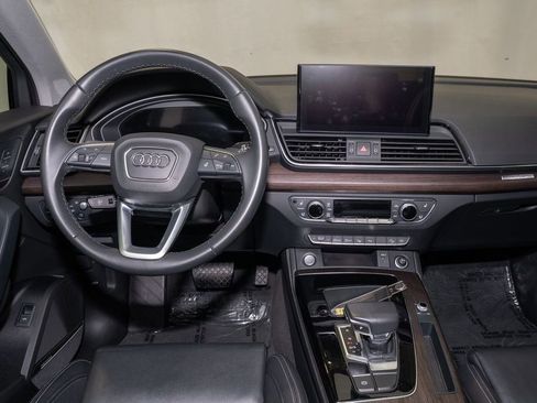 Used 2023 Audi Q5 Prestige w/ Prestige Package image 2