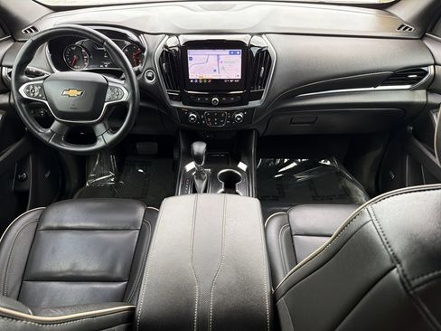 Used 2023 Chevrolet Traverse Premier FWD image 13