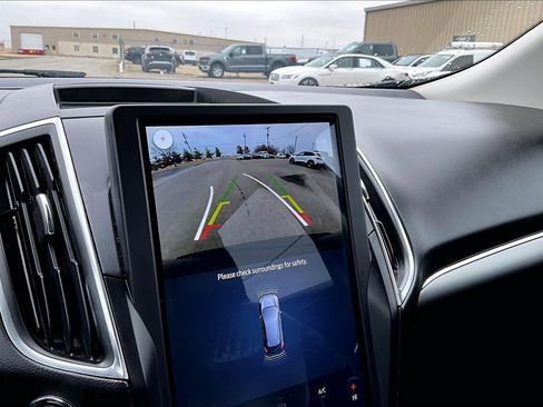 Used 2024 Ford Edge Titanium image 29