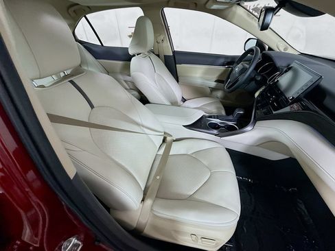 Certified 2021 Toyota Camry XLE w/ Navigation Upgrade Package FWD image 32
