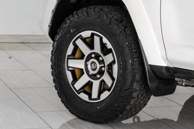 Used 2020 Toyota 4Runner TRD Off-Road AWD/4WD image 57